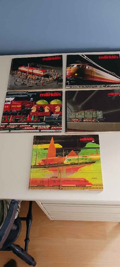 Marklin Catalogussen jaren ’80 (diverse jaargangen), Wisselstroom, Gebruikt, Märklin, Boek, Tijdschrift of Catalogus