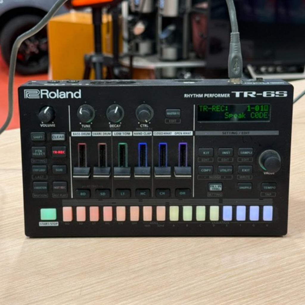 Roland TR-6S | Rhythm Performer, drumcomputer, Muziek en Instrumenten, Midi-apparatuur, Zo goed als nieuw