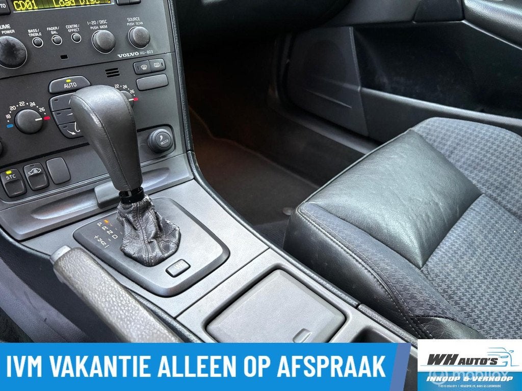 Volvo V70 2.4 T Comfort Line, Auto's, Volvo, 2435 cc, 1570 kg, 93 €/maand, Zilver of Grijs
