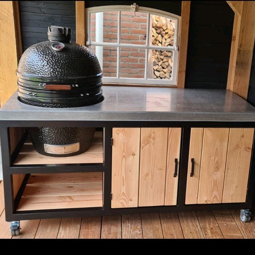 Buitenkeuken met Bastard Large, Ophalen, Houtskool, Onbekend, Zo goed als nieuw