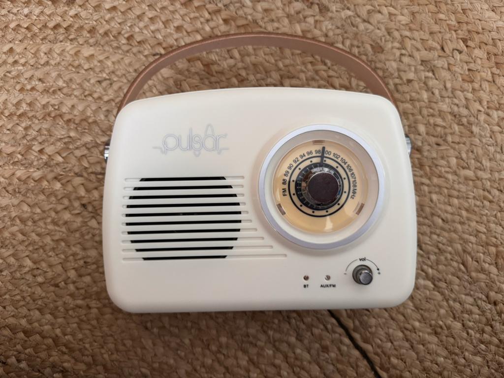 NIEUWE Pulsar radio en bluetoothbox met Subwoofer, Audio, Tv en Foto, Luidsprekers, Ophalen of Verzenden, Zo goed als nieuw, Subwoofer