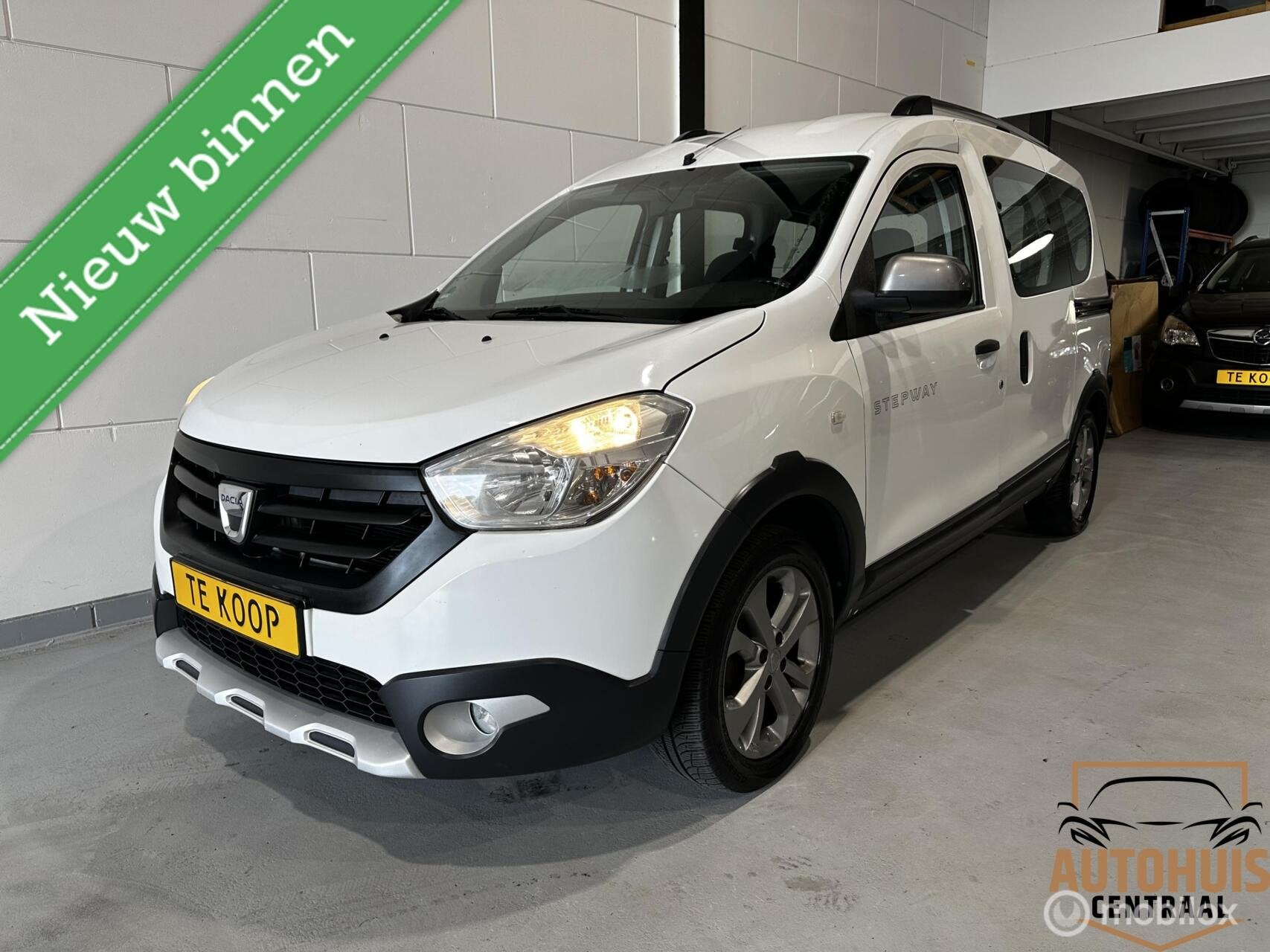 Dacia Dokker combi 1.2 TCe 10th Anniversary, Voorwielaandrijving, Euro 5, Gebruikt, Zwart