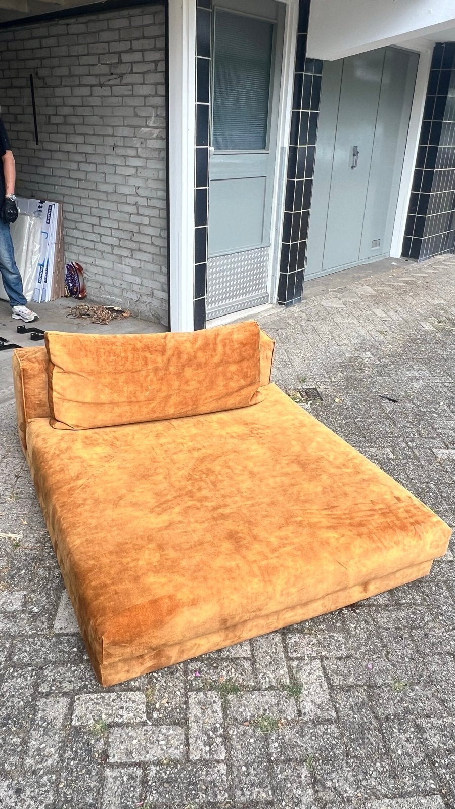 DYYK chaise longue designbank cognac velours 150x125cm, Ophalen, 150 tot 200 cm, Tweepersoons, Zo goed als nieuw