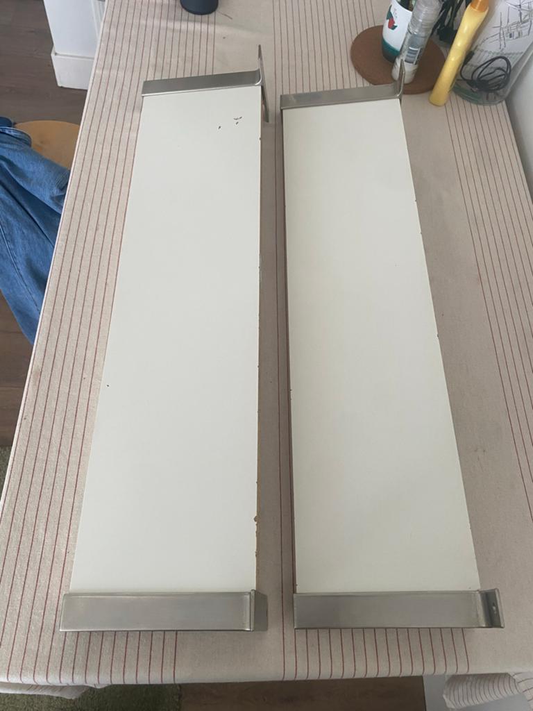 IKEA JÄRPEN planken met beugels (2 stuks), Huis en Inrichting, Ophalen of Verzenden, Gebruikt