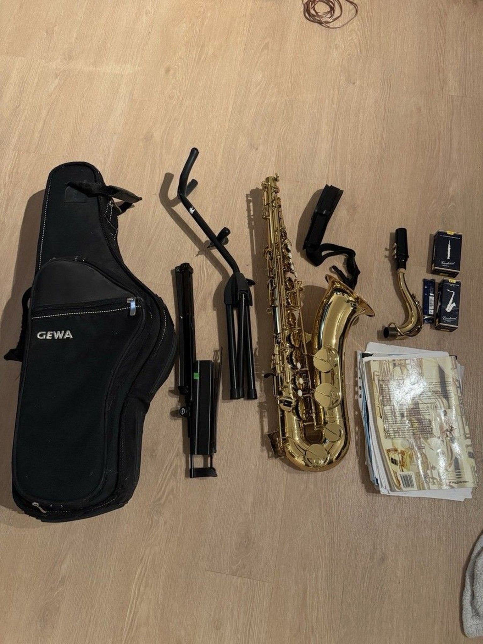 Yamaha YTS-275 tenor saxofoon complete set, Ophalen of Verzenden, Zo goed als nieuw, Tenor