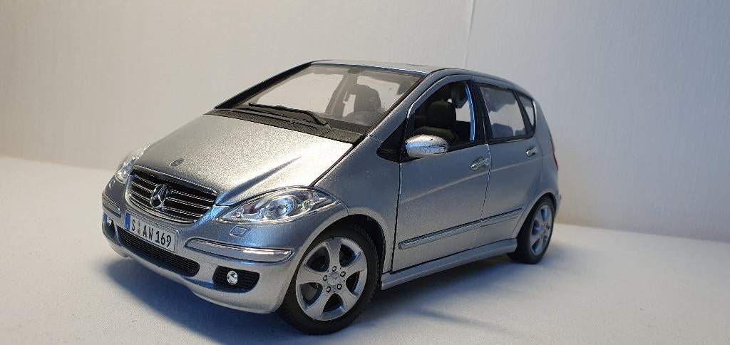 Maisto Mercedes-Benz a Class 2004, Hobby en Vrije tijd, Modelauto's | 1:18, Ophalen of Verzenden, Nieuw, Auto, Maisto