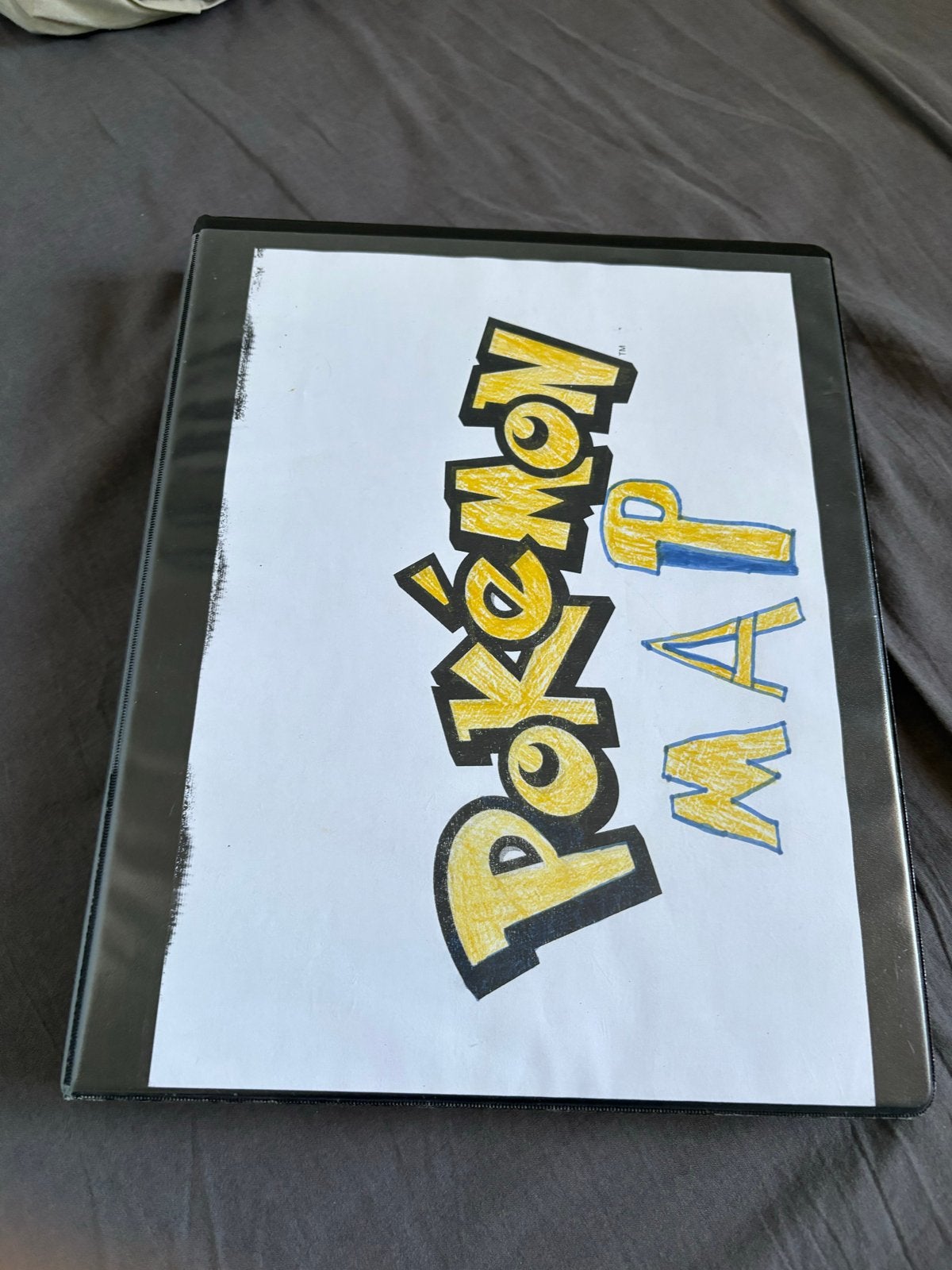 Pokémon Kaarten Verzameling in map 520+ (Sommige Beschadigd), Ophalen, Zo goed als nieuw, Meerdere kaarten