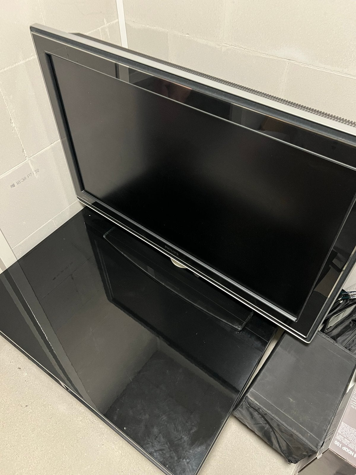 Philips LCD TV - Gebruikt + Tafel, Ophalen, Philips, Gebruikt, 50 Hz