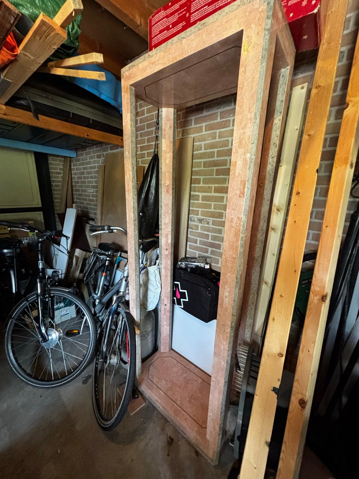Fossiel kast met 3 glasplaten, Ophalen, Met plank(en), Gebruikt, 50 tot 100 cm