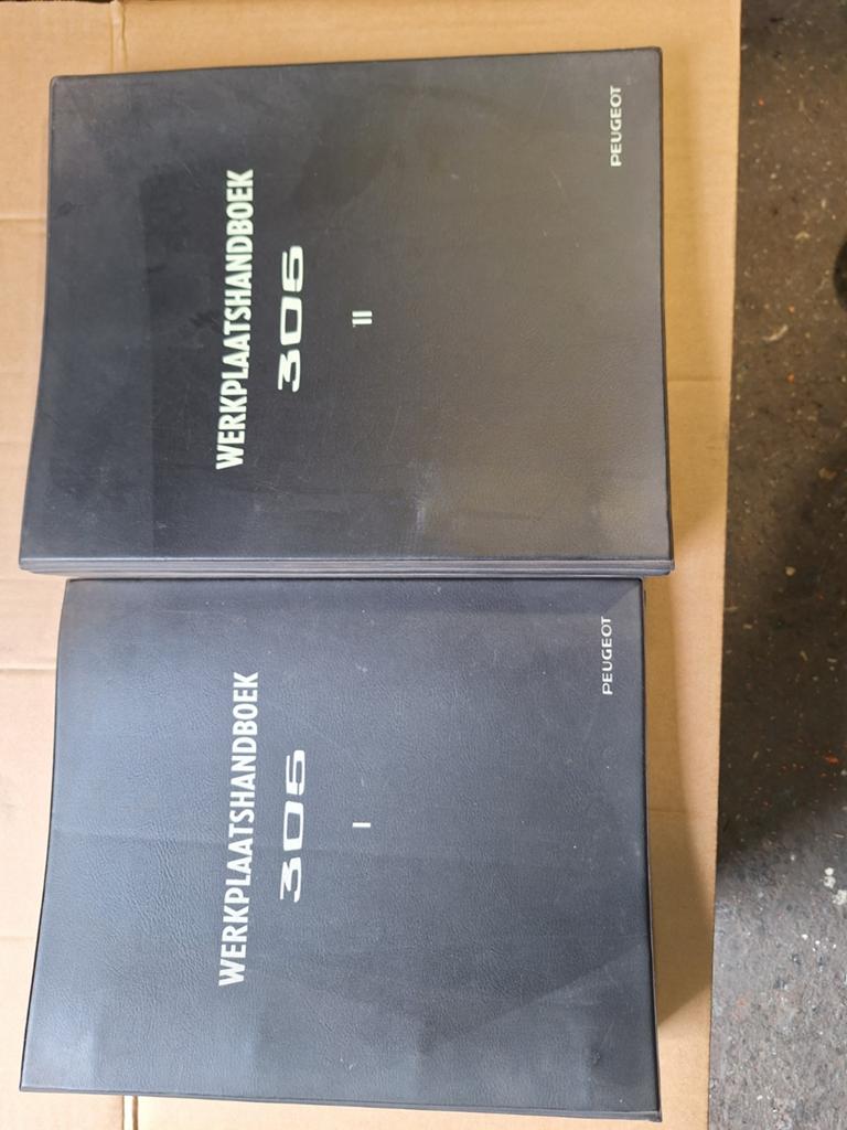 Werkplaatshandboeken Peugeot 305 (set van 2), Ophalen of Verzenden, Gelezen, Peugeot, Peugeot S.A.