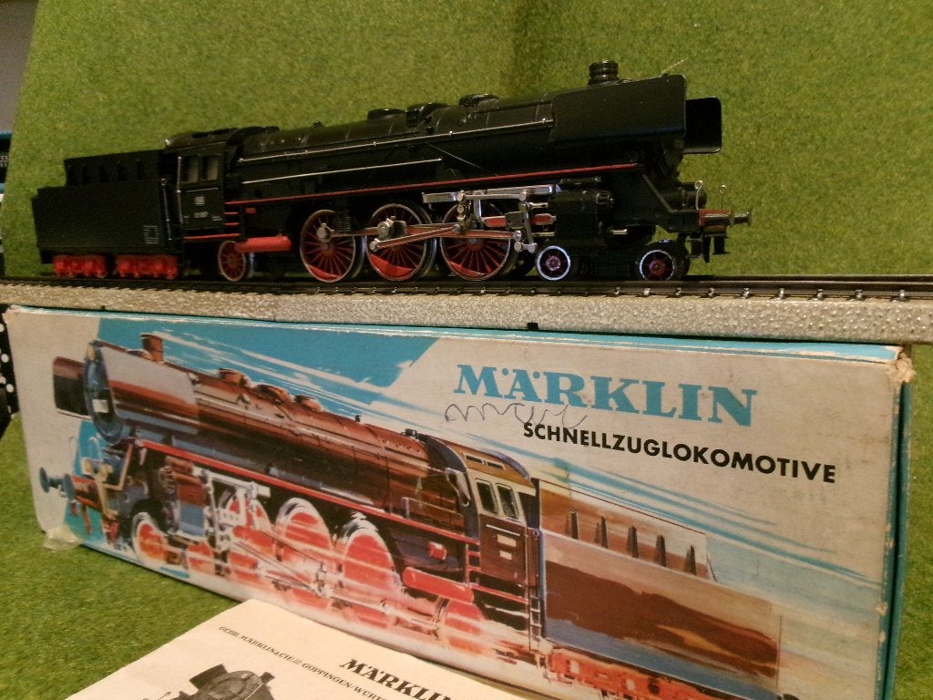 Marklin 3048 DB BR01 jaren 60 vitrine model Verzenden kanook, Hobby en Vrije tijd, Modeltreinen | H0, Ophalen, Wisselstroom, Locomotief