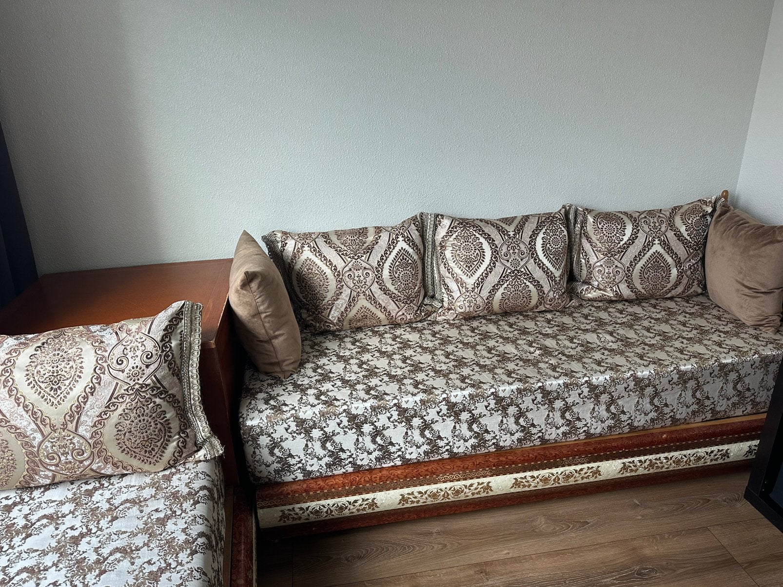 Marokkaanse sedari inclusief hoektafel en kussens, Huis en Inrichting, Ophalen of Verzenden, Zo goed als nieuw