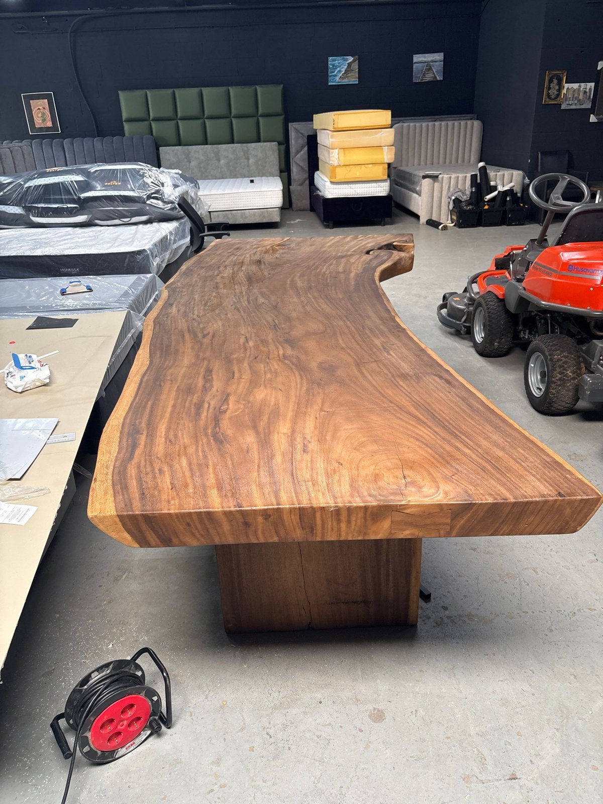 Unieke massief houten tafel - robuust en stijlvol, Huis en Inrichting, Ophalen, 100 tot 150 cm, 200 cm of meer, Zo goed als nieuw