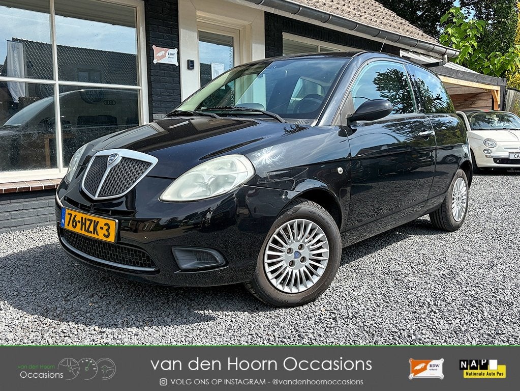 Lancia Ypsilon 1.2 Argento AIRCO | EL RAMEN | CENTR DEURV |, Auto's, Lancia, Gebruikt, Zwart, Origineel Nederlands, Bedrijf