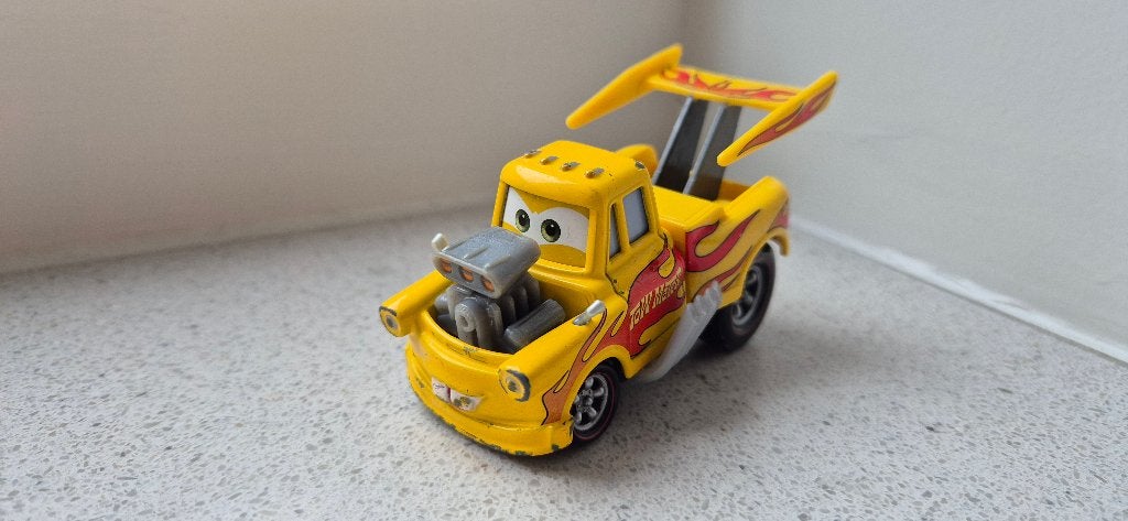 Disney Pixar Cars Funny Car Mater, Ophalen of Verzenden, Gebruikt
