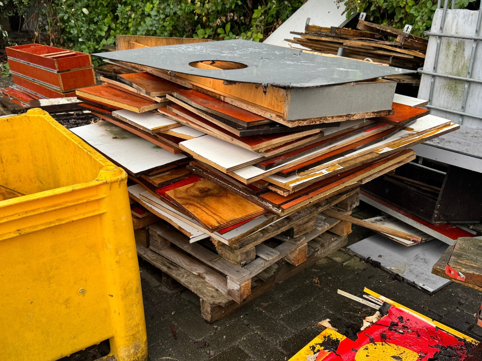 Diverse partij gebruikt hout en planken. Gratis ophalen, Minder dan 3 m³, Ophalen, Overige houtsoorten