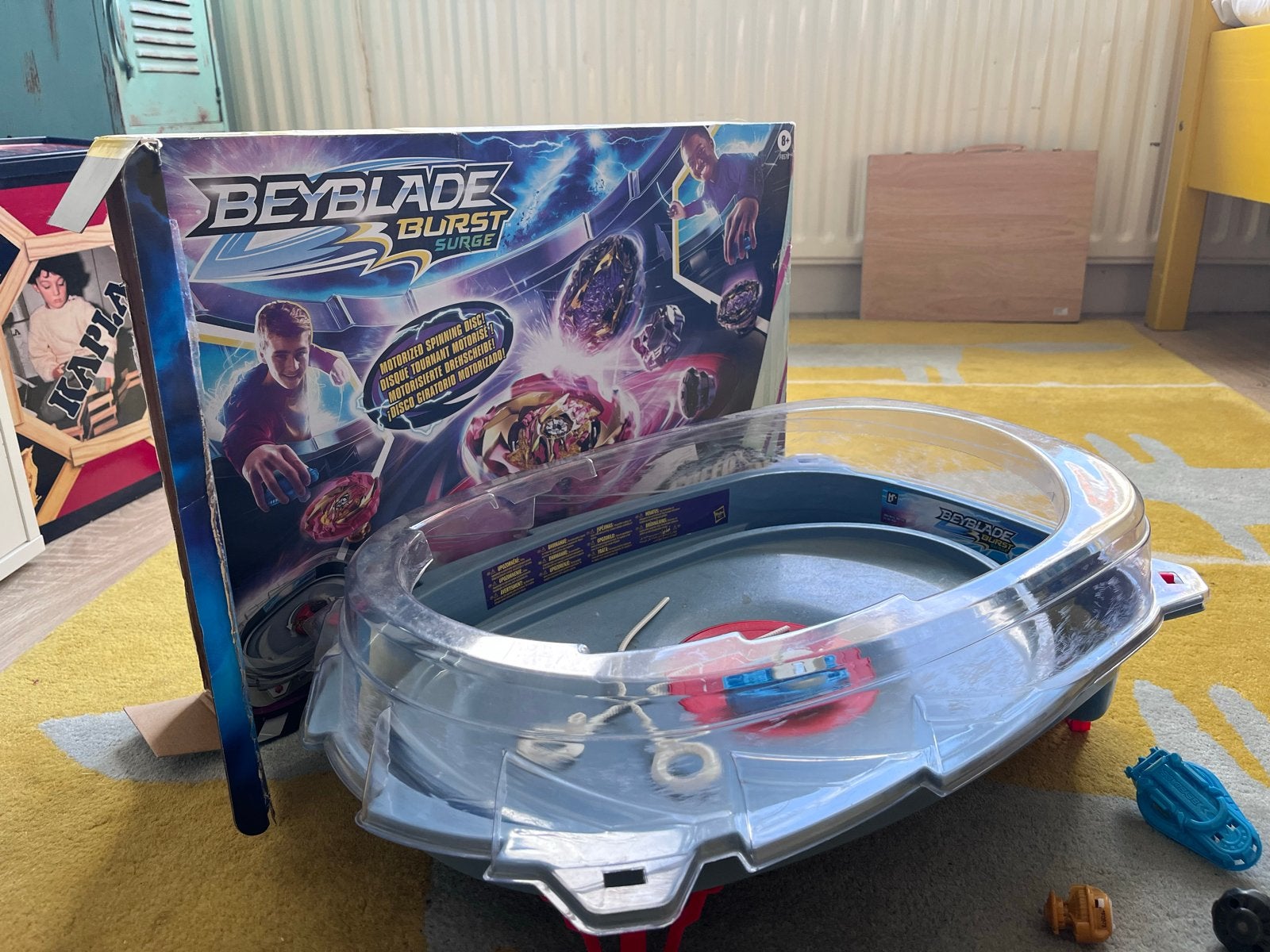 Beyblade Burst Surge arena met 2 Beyblades, Ophalen of Verzenden, Gebruikt, Jongen of Meisje