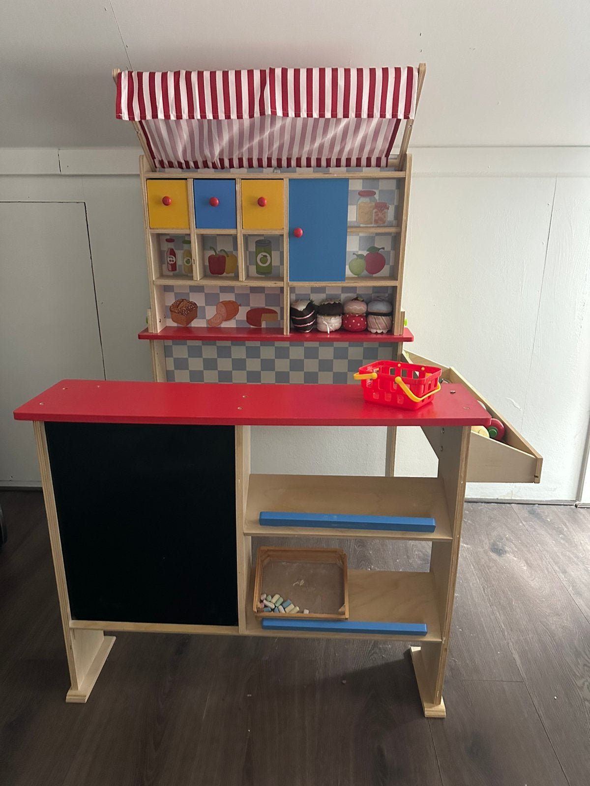Speelgoedwinkel met schoolbord, Ophalen, Gebruikt