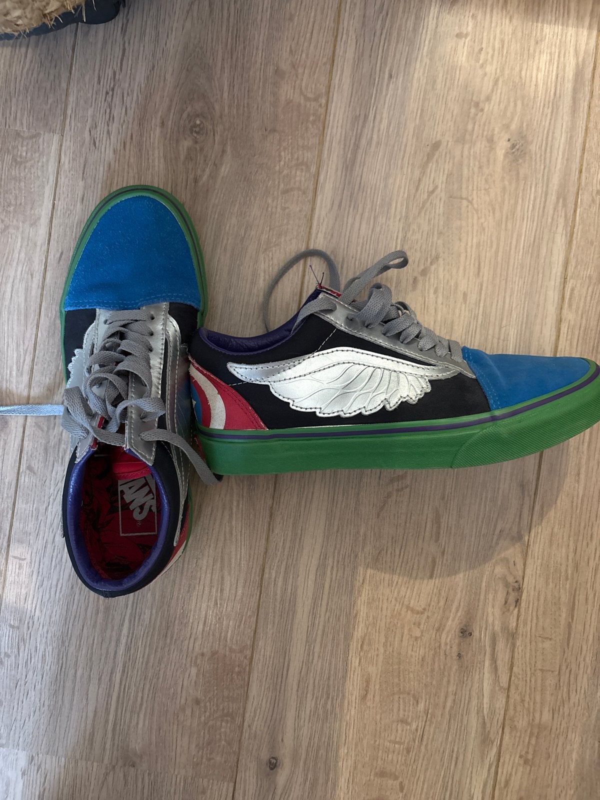 Vans x Marvel Old Skool 'What The Avengers' - Maat 39, Ophalen of Verzenden, Nieuw, Overige kleuren, Sneakers of Gympen