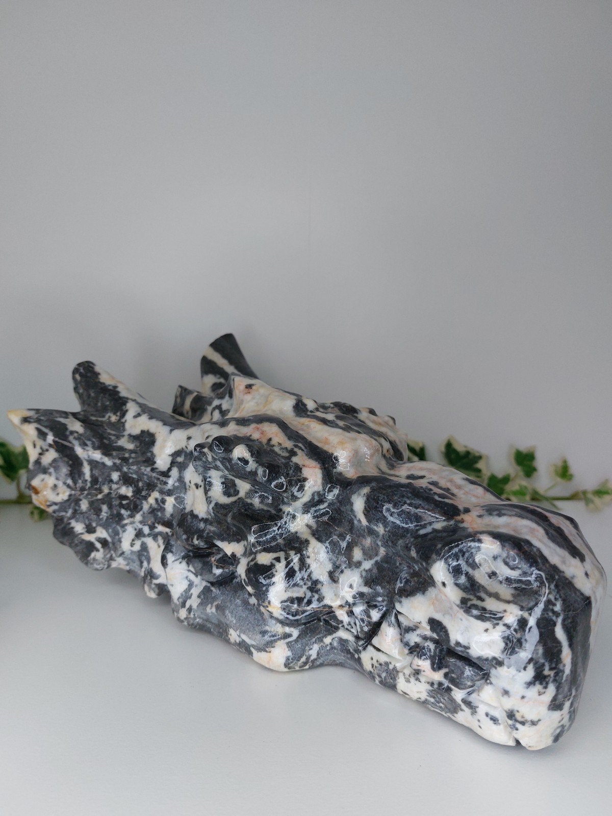 Statement piece 
XXL draak van zebra calciet 
3,586 kilo, Verzamelen, Ophalen of Verzenden, Mineraal