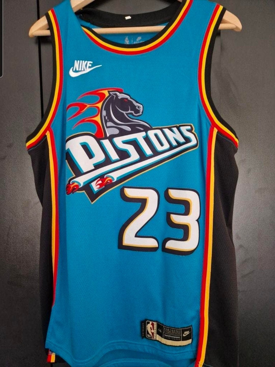 Detroit Pistons Nike NBA Swingman Jersey #23 W, MEY, Ophalen of Verzenden, Zo goed als nieuw, Kleding