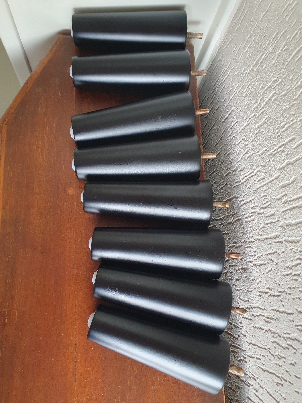 Set van 8 zwarte poten om een bank te verhogen, Huis en Inrichting, Ophalen, Gebruikt, Hout, Modern