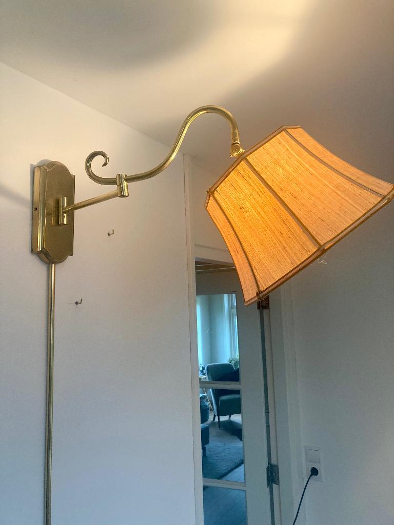 Vintage messing lamp zwenkarm wandlamp linnen & rattan kap, Ophalen, Overige materialen, N, N