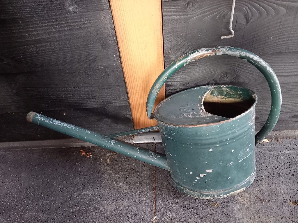 Authentieke ijzeren groene gieter - decoratie - 13 liter, Tuin en Terras, Gieters, Ophalen, Gebruikt, IJzer