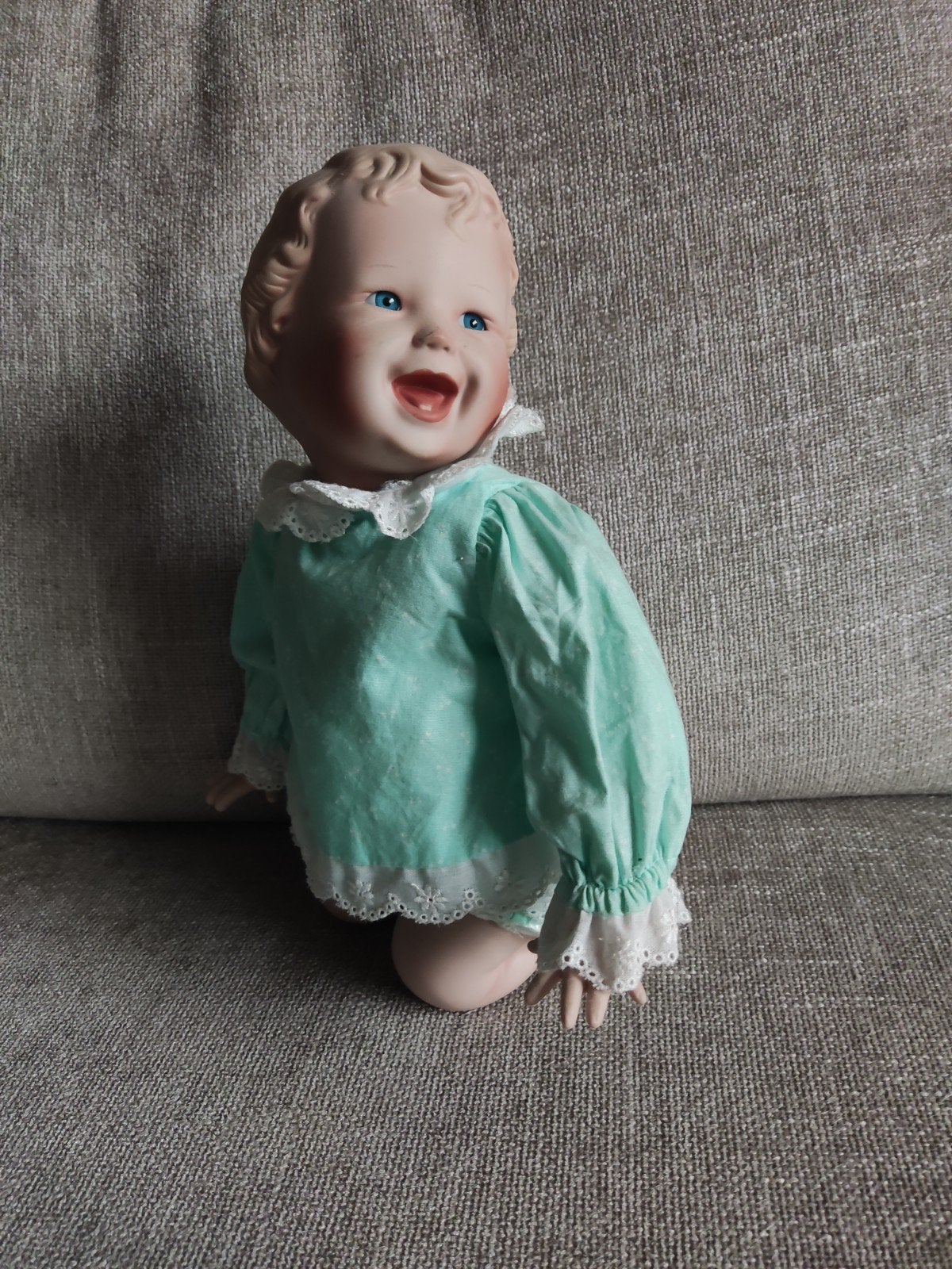 Porseleinen Babypop Yolanda 28cm - Lachend Gezichtje, Ophalen, Gebruikt, Babypop