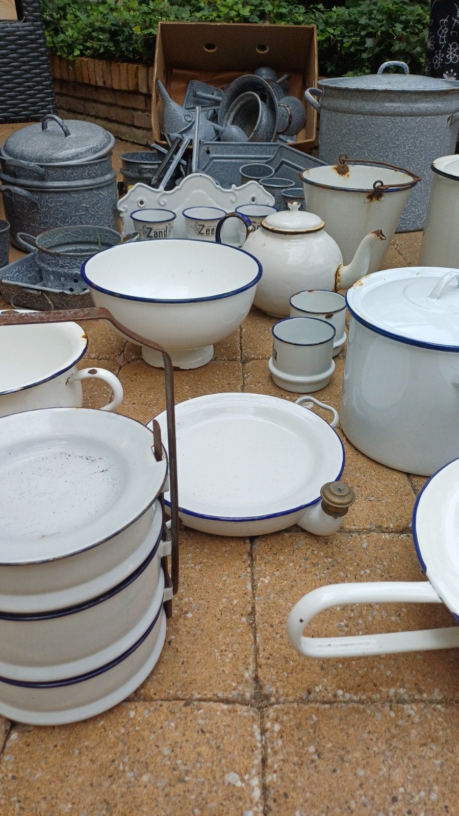 Grote partij vintage emaille keukengerei en decoratie, Ophalen