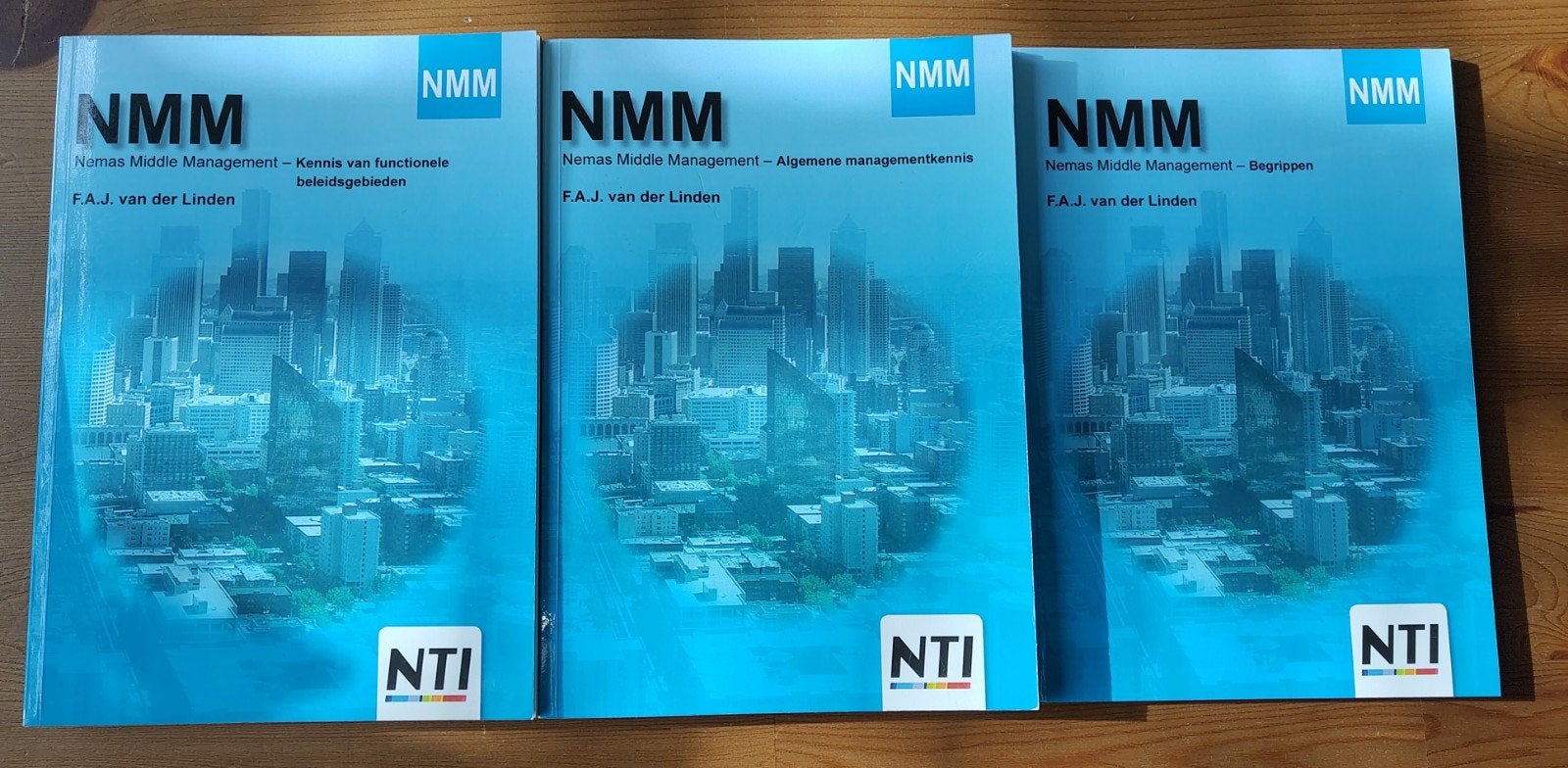 NMM Nemas Middle Management Boeken (3 delen), F.A.J. van der Linden, Zo goed als nieuw, Gamma, HBO