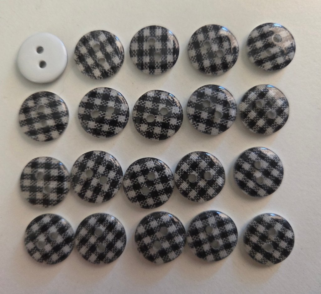 20 x zwart/wit ruitje knoopje 8 mm doorsnede, Hobby en Vrije tijd, Verzenden, Nieuw, Knoop of Knopen