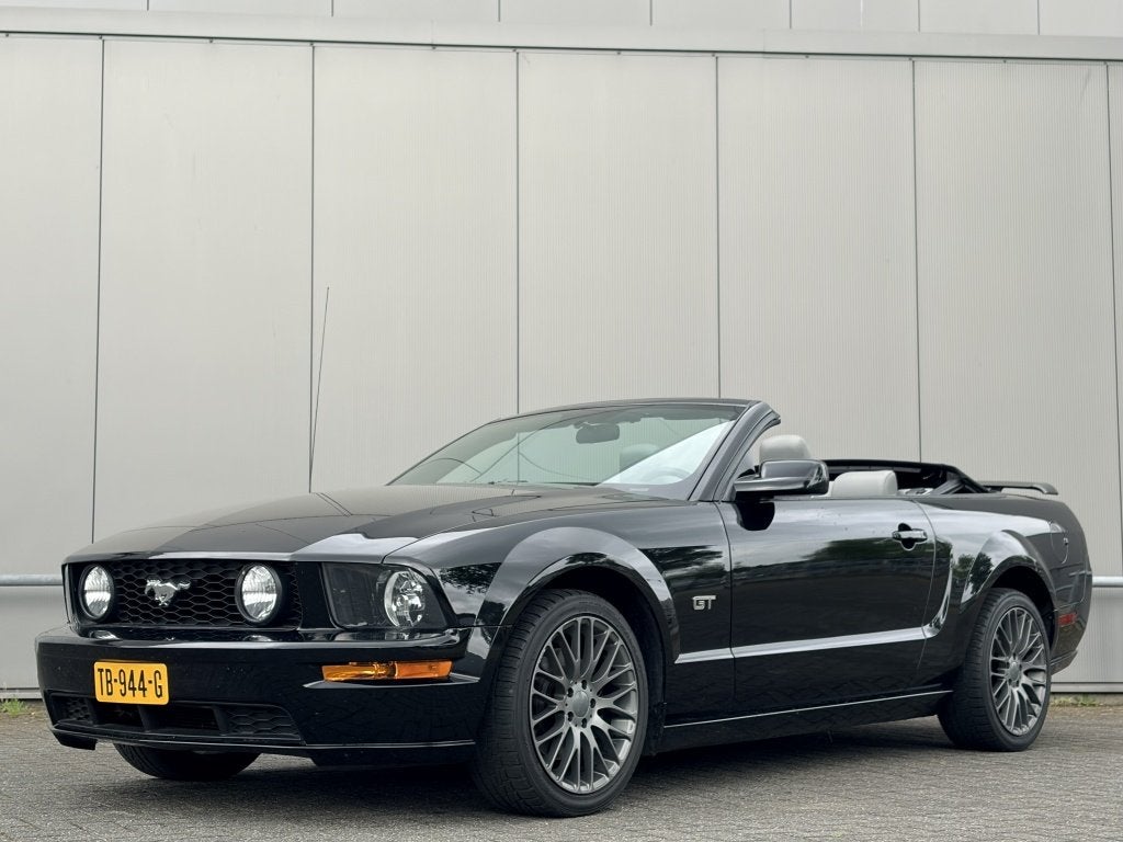 Ford Mustang 4.6 V8 - cabrio - 305PK - leder - airco -, Traction-control, Gebruikt, 8 cilinders, Cabriolet