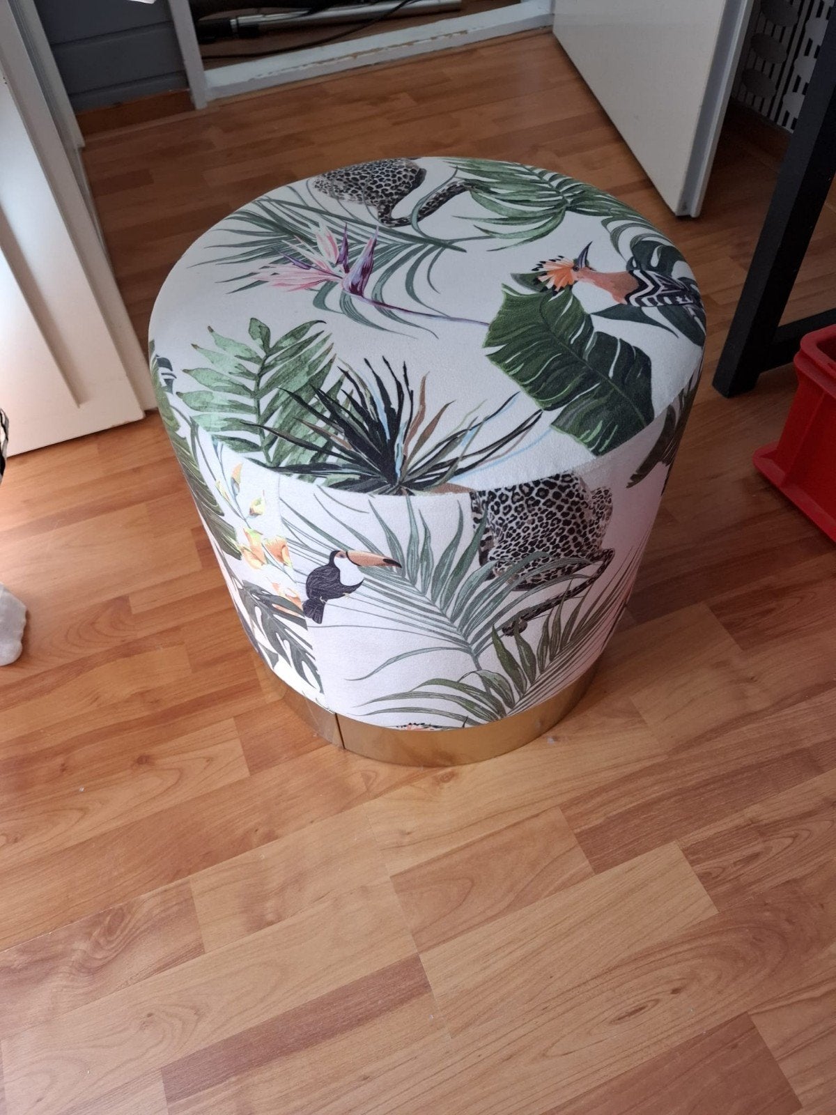 Decoratieve poef met tropische print - 37x39cm, Huis en Inrichting, Banken | Voetenbanken en Poefen, Ophalen, Minder dan 50 cm