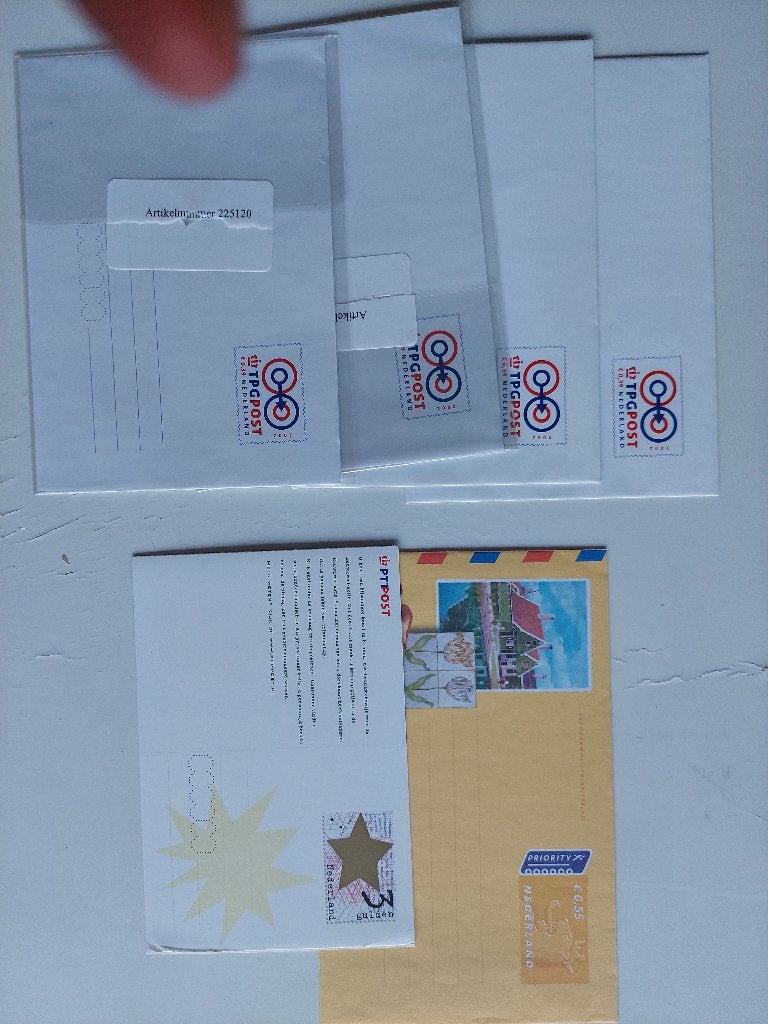 schoenendoos met meer dan 250 poststukken  kavel 1, Postzegels en Munten, Ophalen of Verzenden, Envelop