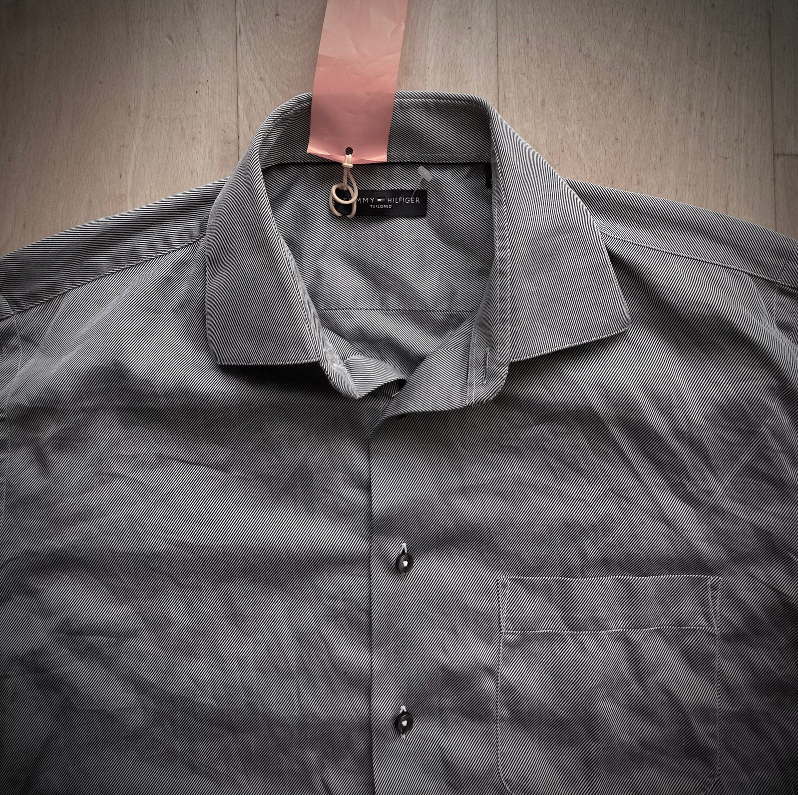 Tommy hilfiger design overhemd zilver / grijs 39 / 15,5, Kleding | Heren, Ophalen of Verzenden, Zo goed als nieuw, Grijs, Halswijdte 39/40 (M)