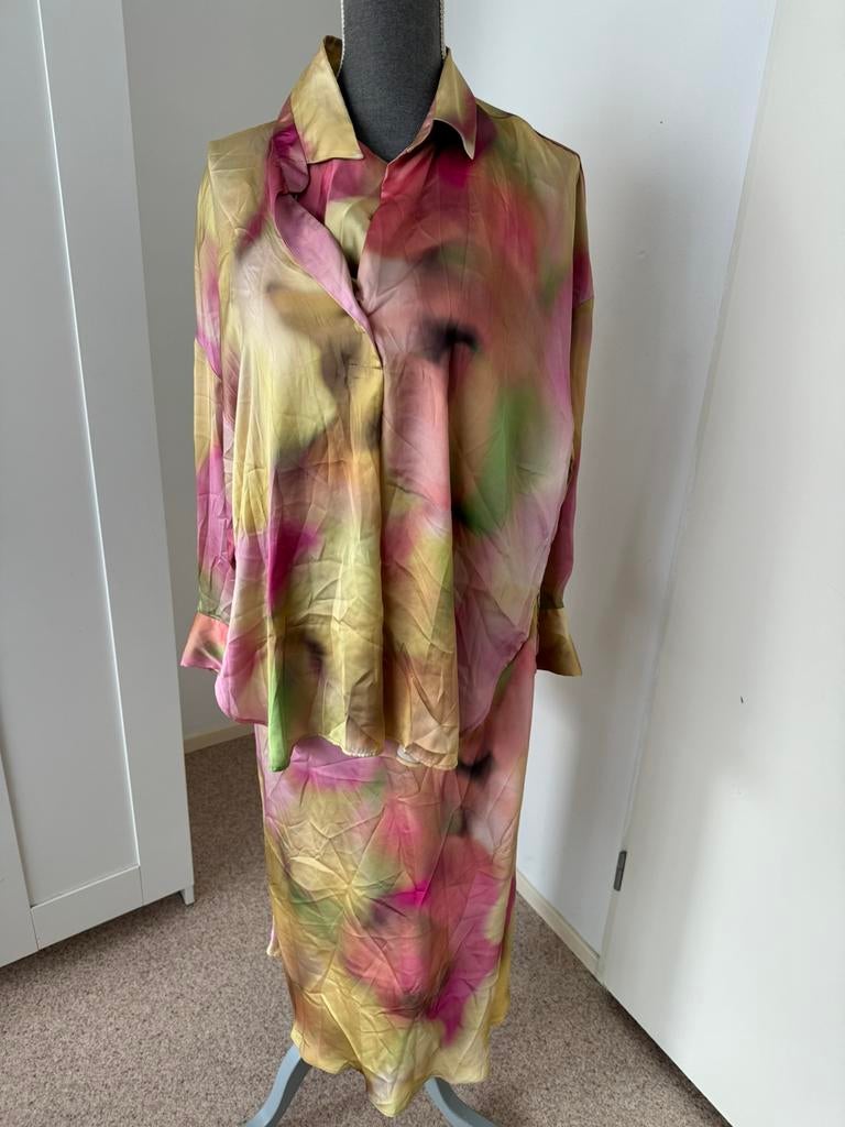 Zara jurk/pak/set, Ophalen of Verzenden, Zo goed als nieuw, Maat 46/48 (XL) of groter, Onder de knie