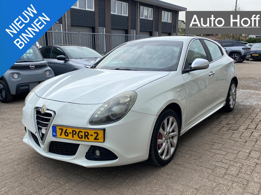 Alfa Romeo Giulietta 1.4 T Distinctive | Leer | Navi | Autom, Auto's, Voorwielaandrijving, Start-stop-systeem, Gebruikt, Euro 6