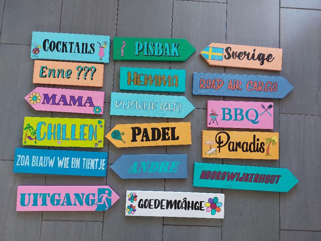Ibiza Wegwijzer Borden Hout Op Maat Events Horeca Tuin!, Hout, Meerkleurig, RW Houtidee – Handgemaakte Ibiza Stijl Houten Wegwijzer Borden en Pijlen voor Bedrijfsevents, Horeca, Beachclubs, Campings en Festivals, Unieke Bewegwijzering en Decoratie op Maat met Logo, Tekst en Kleuren voor Professionele Sfeerbeleving