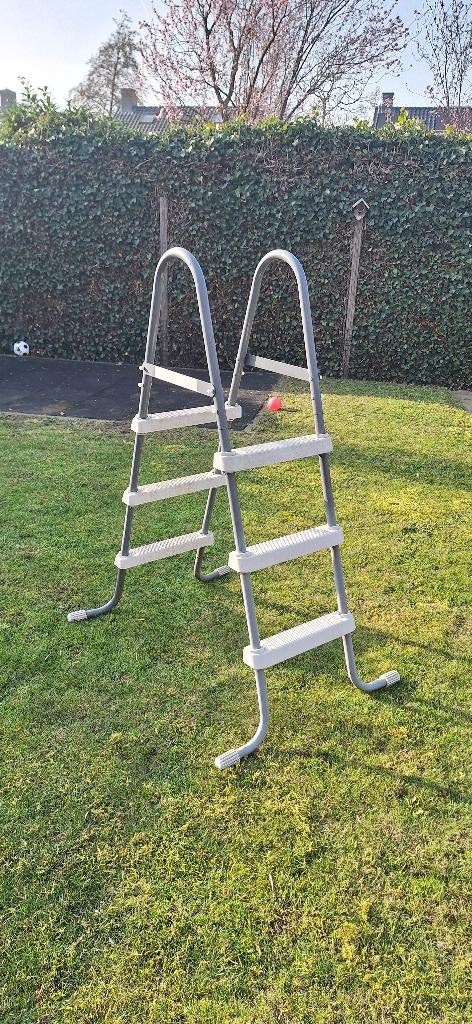 Zwembadtrap Intext 96 cm, Tuin en Terras, Zwembad-toebehoren, Ophalen, Gebruikt, Overige typen