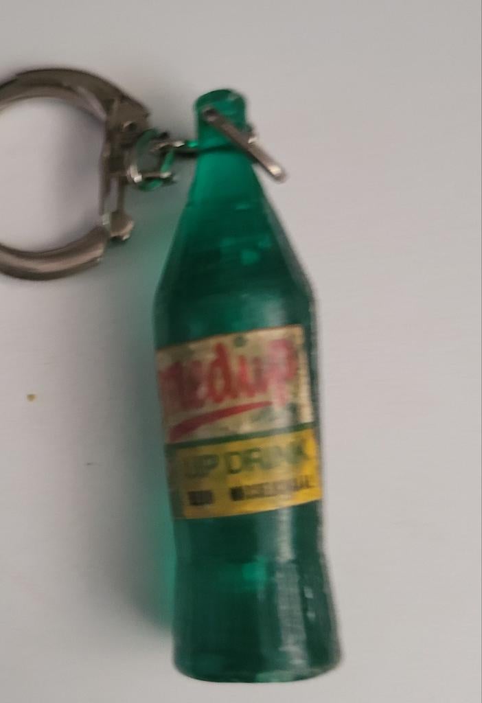 Vintage Sleutelhanger Flesje Frisdrank, Ophalen of Verzenden, Gebruikt, Overige typen