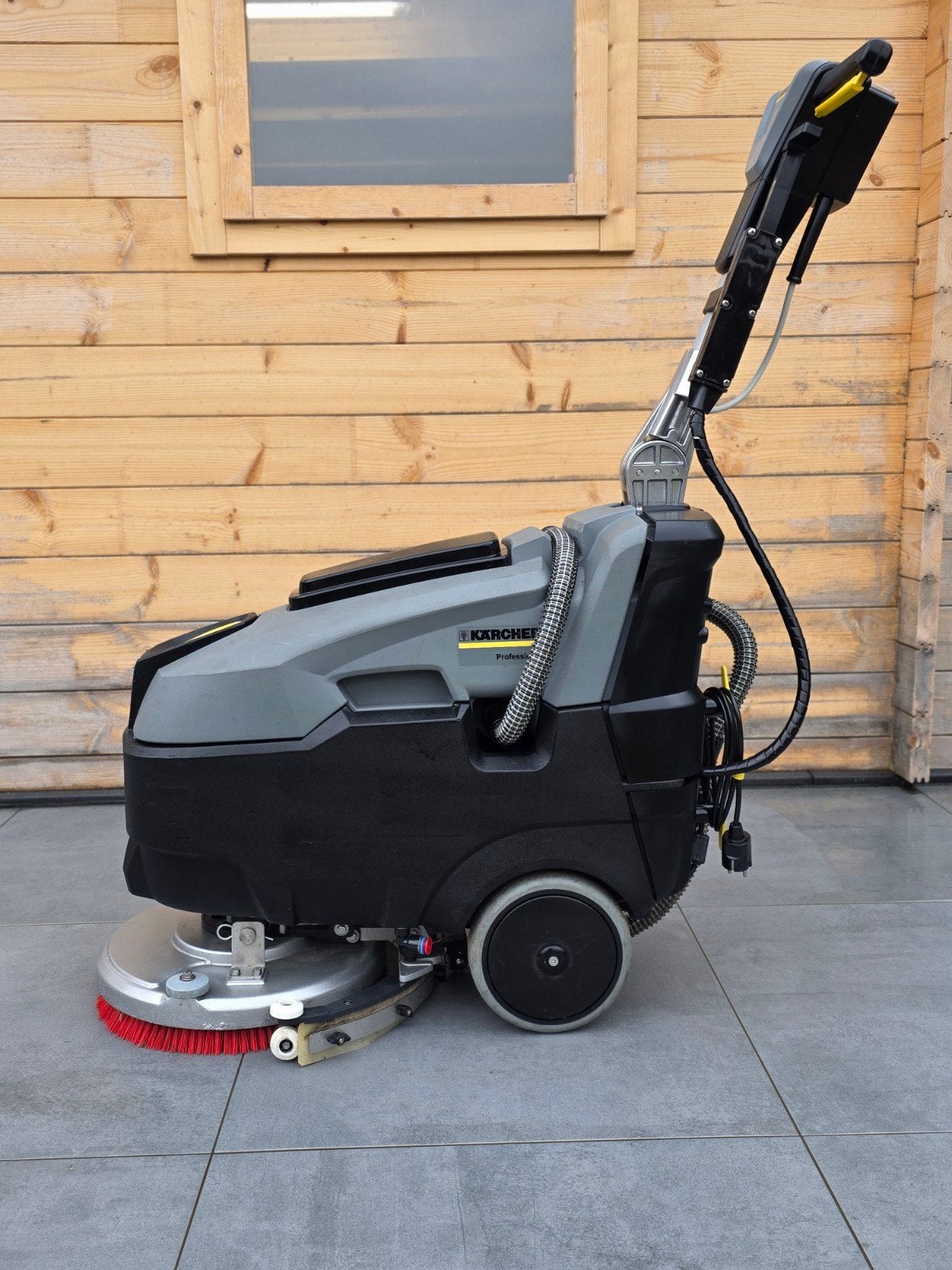 Kärcher BD40/12C Professional Vloerreiniger Nieuwe Accu, Doe-het-zelf en Verbouw, Reinigingsmachines, Ophalen of Verzenden, Zo goed als nieuw