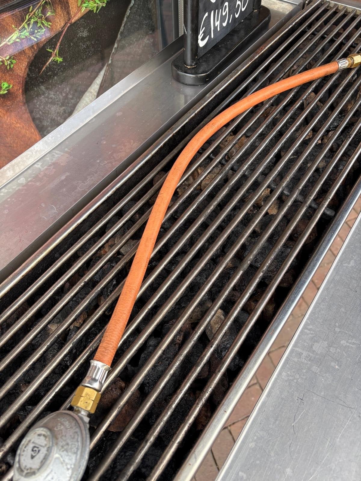 Gas BBQ met lavastenen - BOUDRIE, Ophalen, Gebruikt