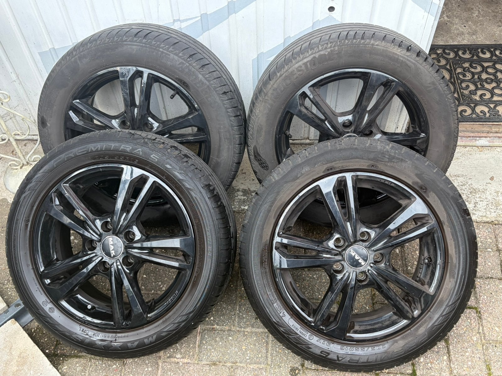 MAK 16 inch velgen 5x112 ET45 + banden 205/55 R16, Ophalen, 16 inch, 205 mm, Zomerbanden