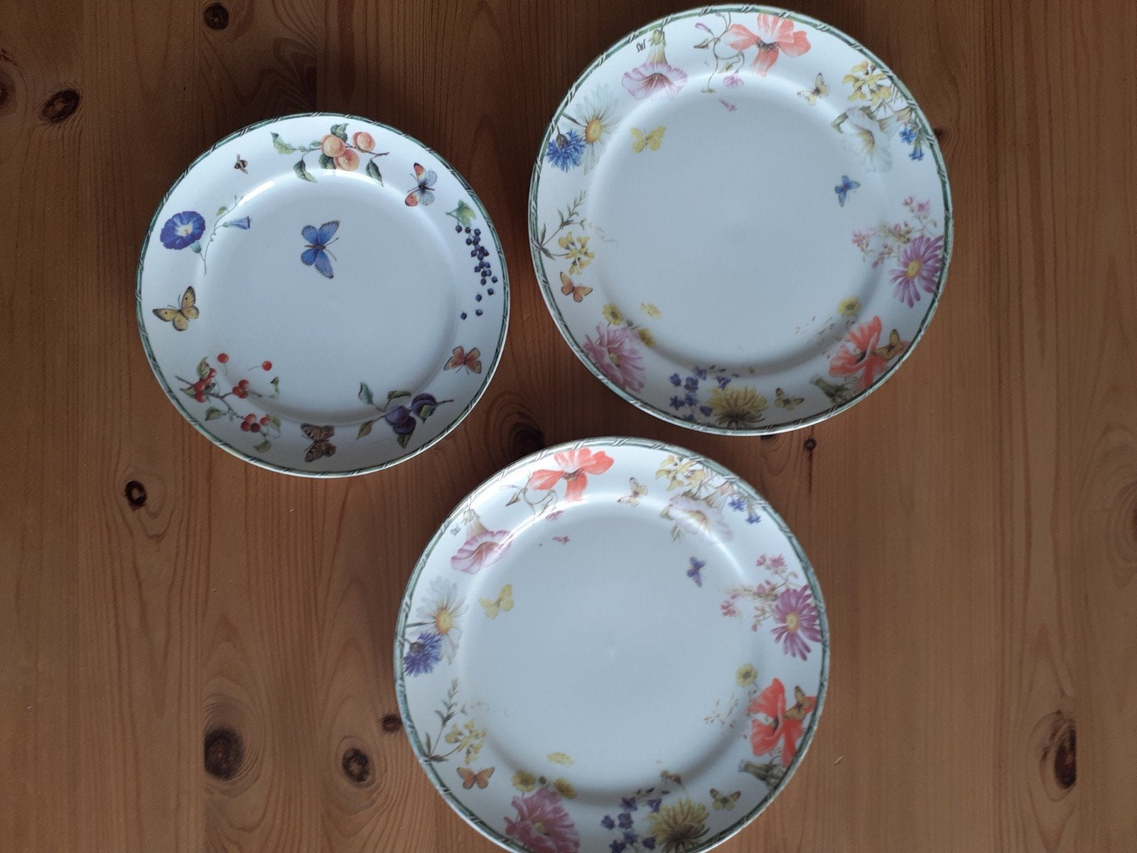JBS Home Collection * 3 borden, Gebruikt, Overige merken, Ophalen of Verzenden, Bord(en)