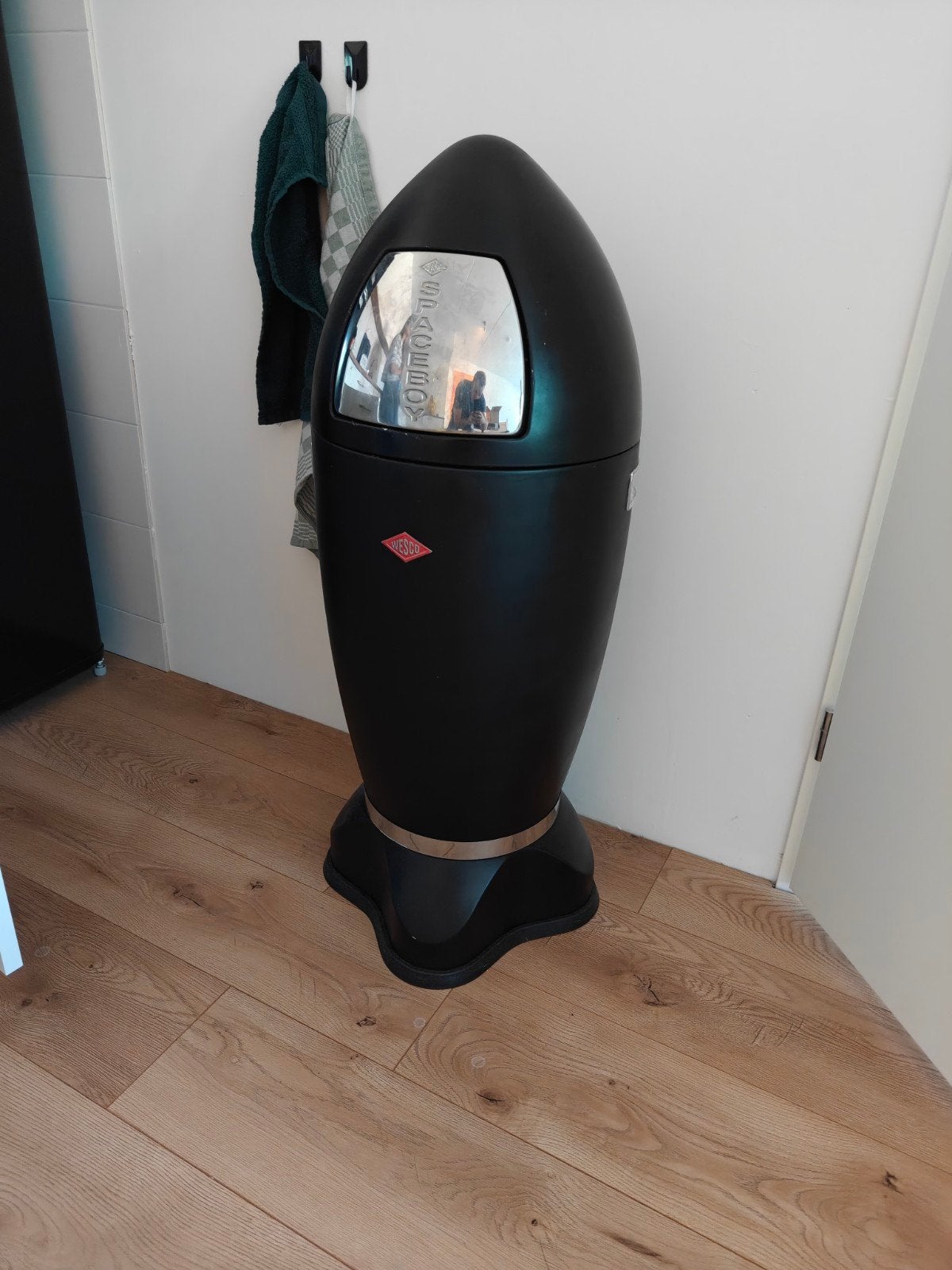 Wesko Spaceboy prullenbak - Zwart, Ophalen, Gebruikt, 20 tot 30 liter, 75 – 100