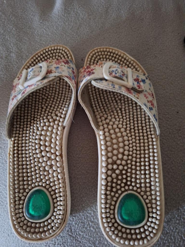 Gezondheids slippers, Ophalen