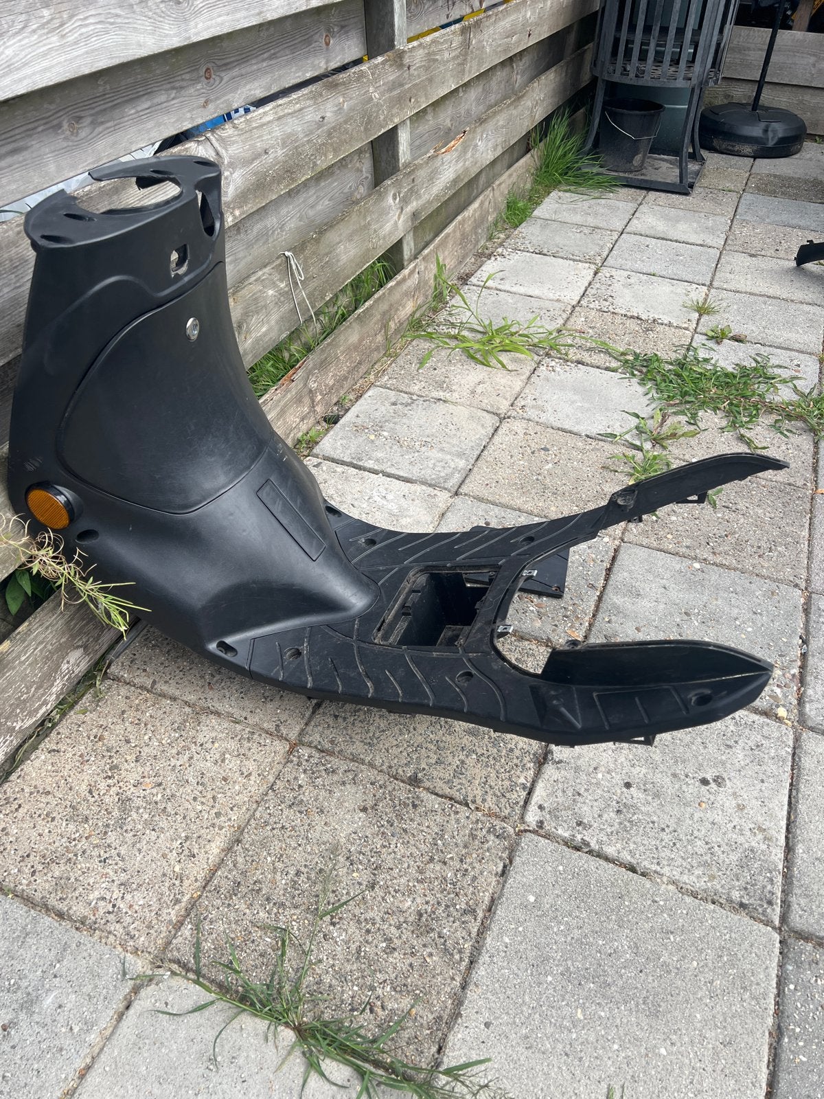 Voetplaat/kap La Souris scooter, Fietsen en Brommers, Scooters | Overige merken, Ophalen, Gebruikt