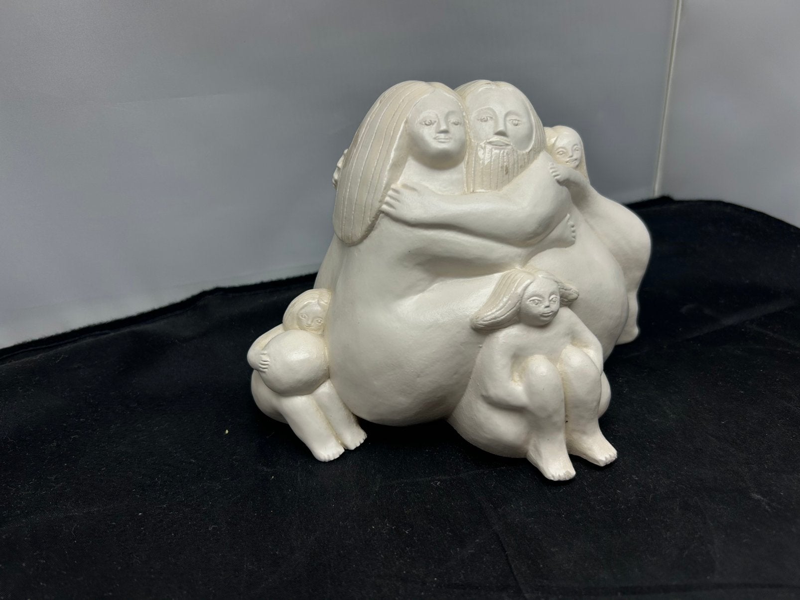 Ellen Dubach keramiek beeld Gezin 1977 - Oplage nr 3/75, Groep mensen, Minder dan 20 cm, Ophalen of Verzenden, Gemerkt