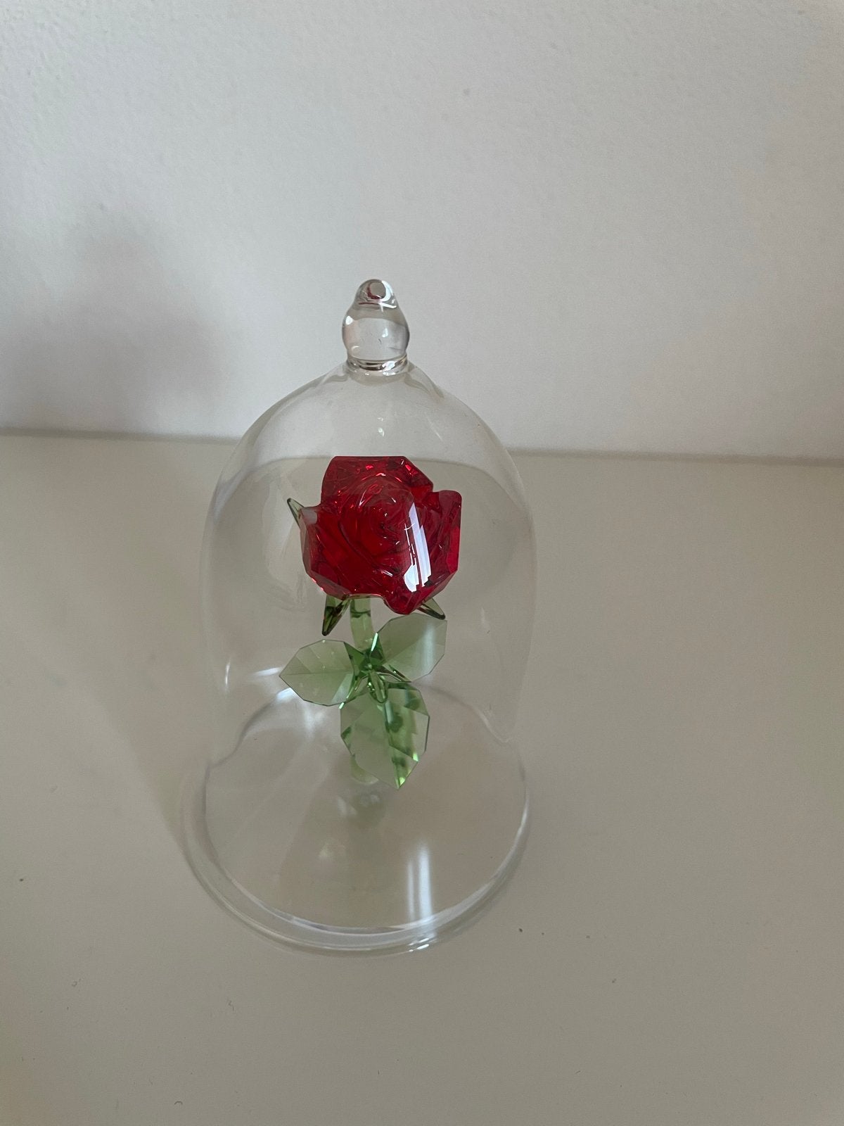 Swarovski Betoverende Roos Belle en het Beest - Glazen Stolp, Ophalen of Verzenden, Zo goed als nieuw, Figuurtje
